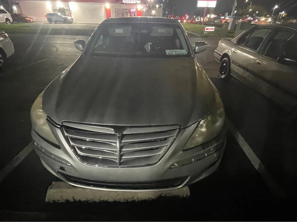 2009 Genesis - Image 4 of 12