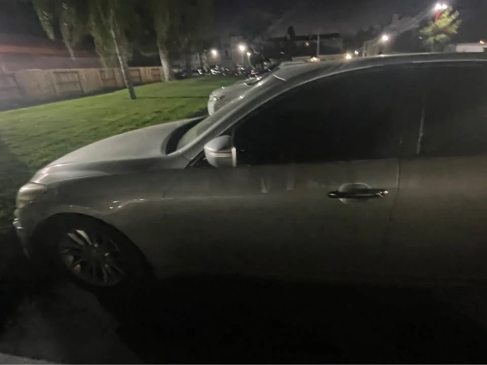 2009 Genesis - Image 7 of 12