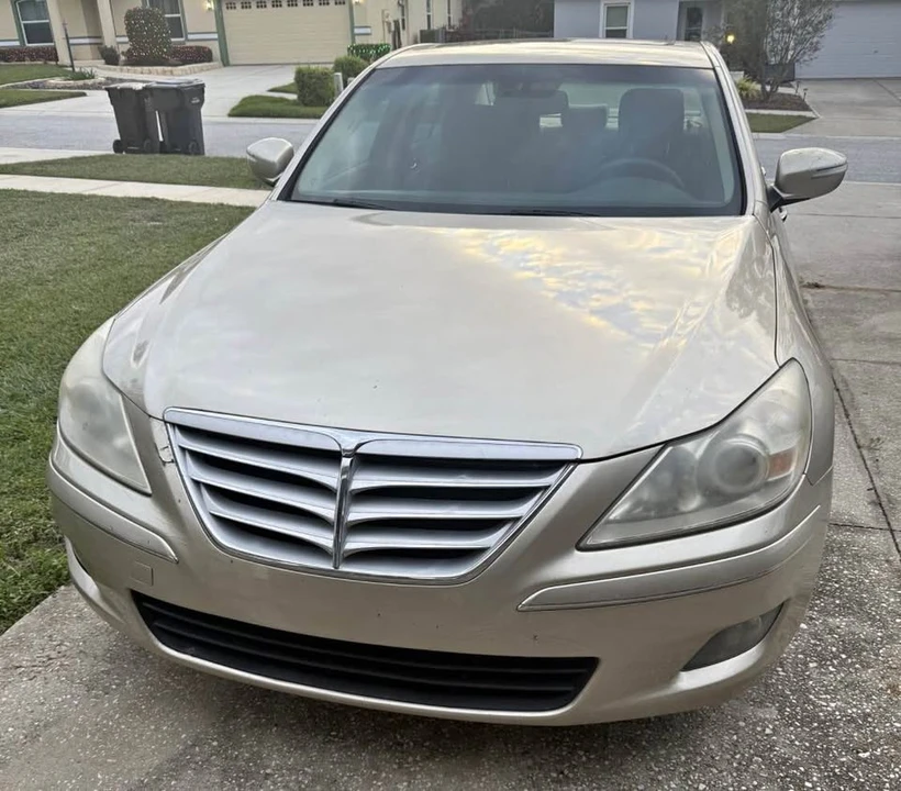 2009 Hyundai Genesis - Image 2 of 9