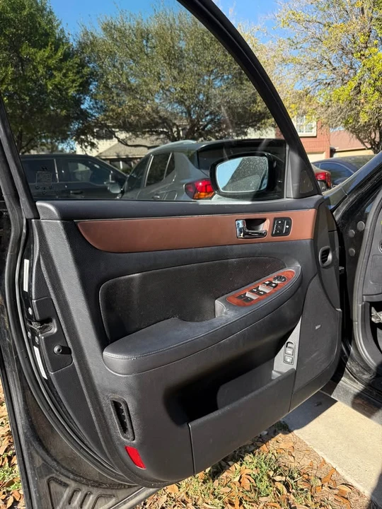 2009 Genesis - Image 6 of 17