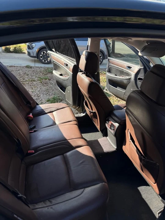 2009 Genesis - Image 3 of 17