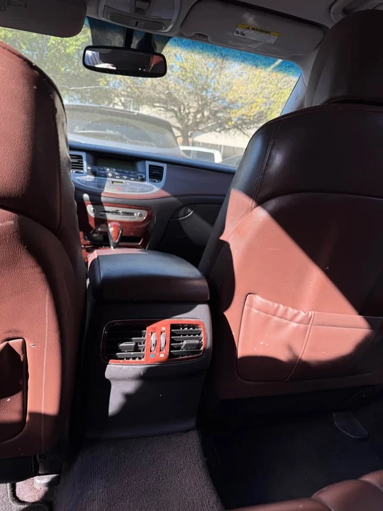 2009 Genesis - Image 11 of 17