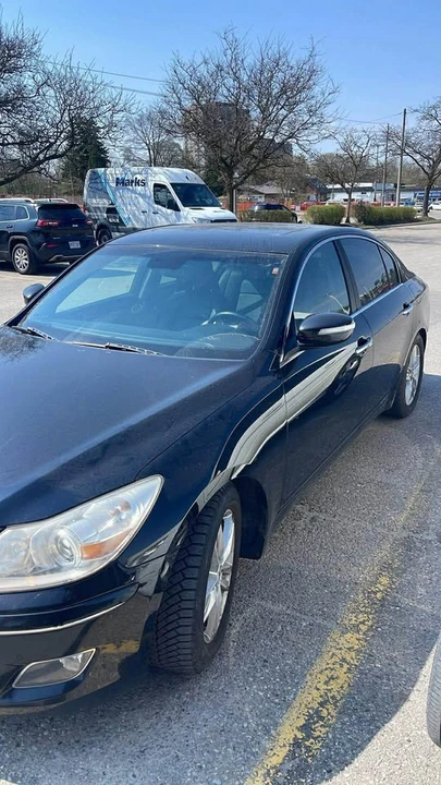 2009 Genesis - Image 3 of 4