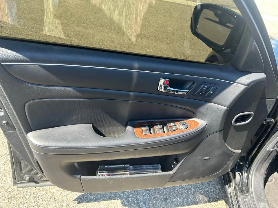 2009 Hyundai Genesis - Image 14 of 16