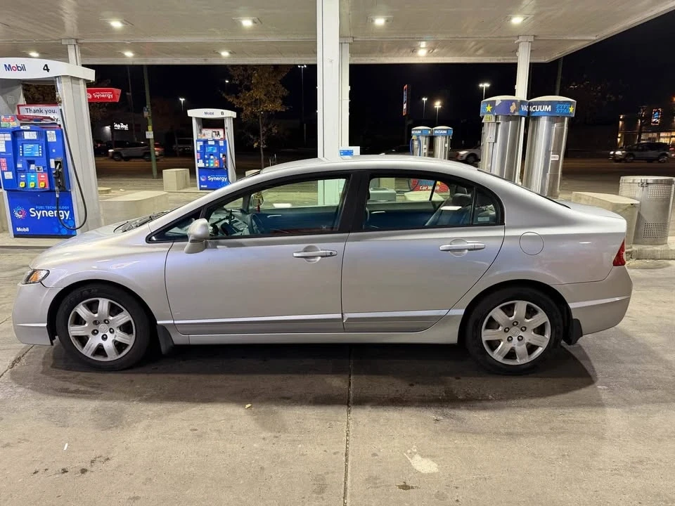 2009 Honda Civic 8th Gen - Image 3 of 10