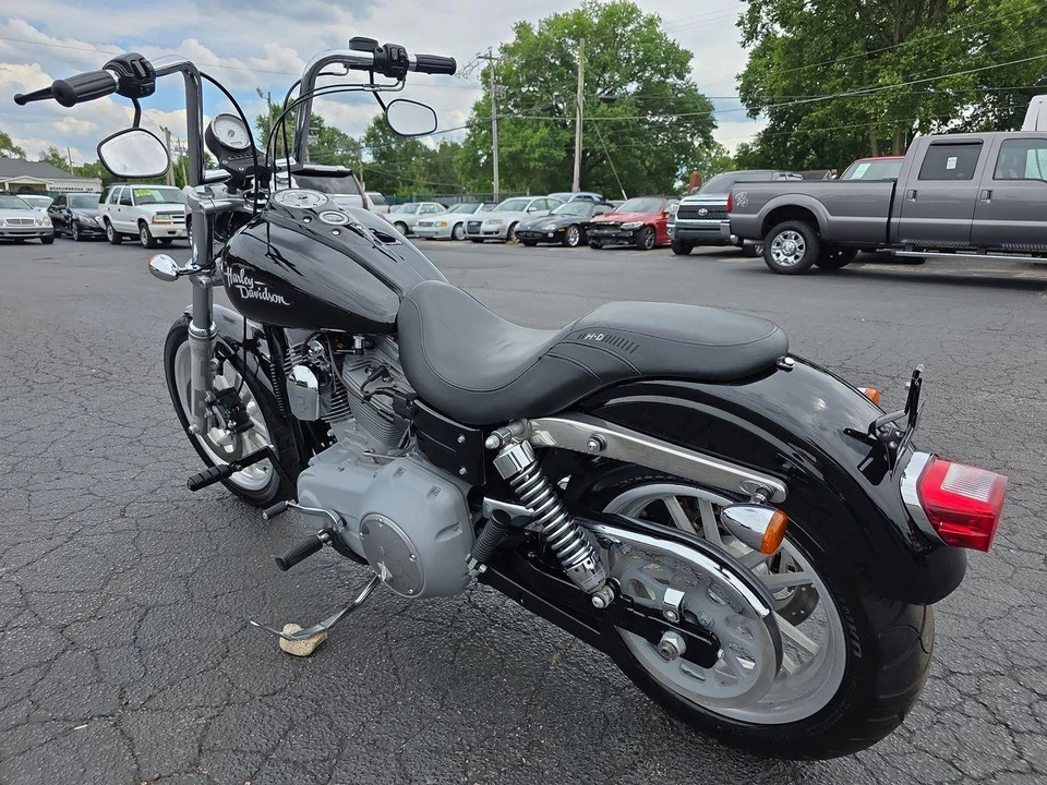 2009 Harley-Davidson Dyna Twin Cam - Image 2 of 28