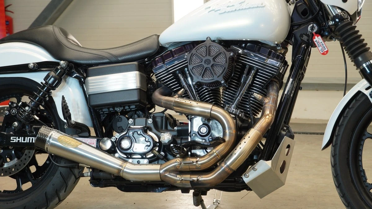 2009 Harley-Davidson Dyna Twin Cam - Image 16 of 19