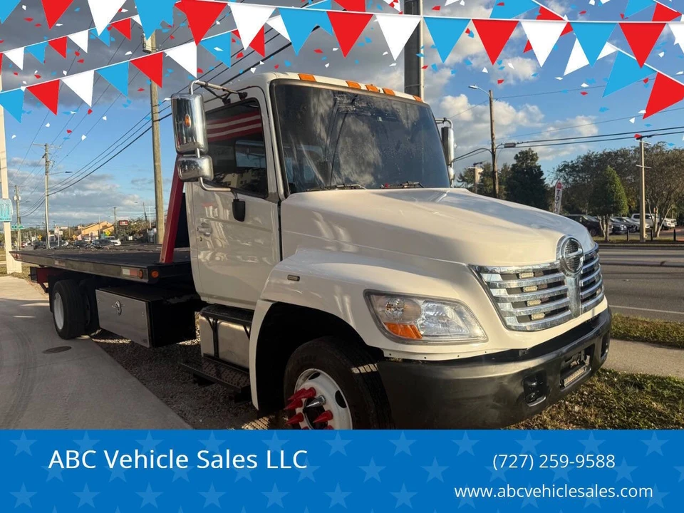 2009 Hino 268 - Image 3 of 21