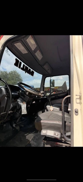 2009 Hino 268 - Image 6 of 16