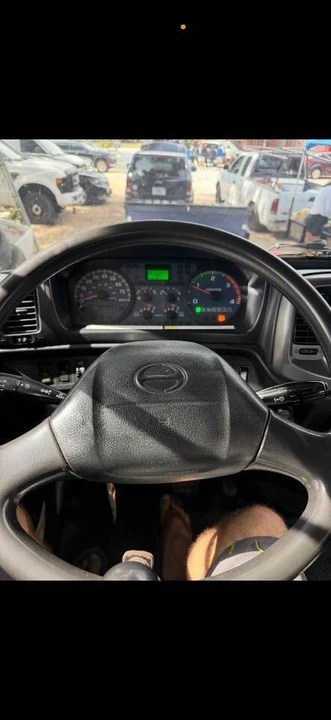 2009 Hino 268 - Image 17 of 21