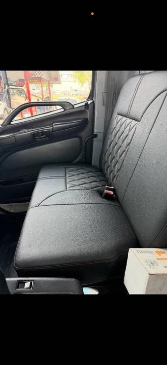 2009 Hino 268 - Image 13 of 21