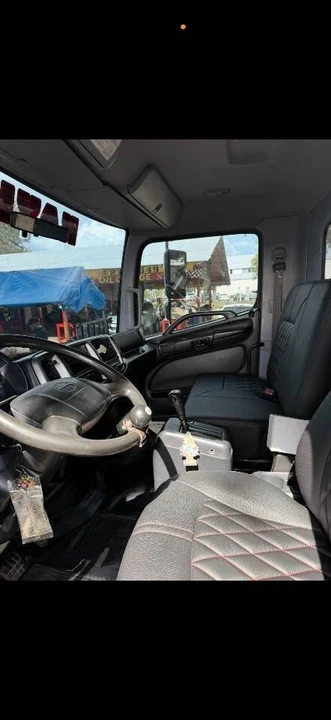 2009 Hino 268 - Image 17 of 21
