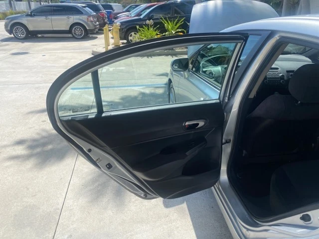 2009 Honda Civic 8th Gen - Image 14 of 21