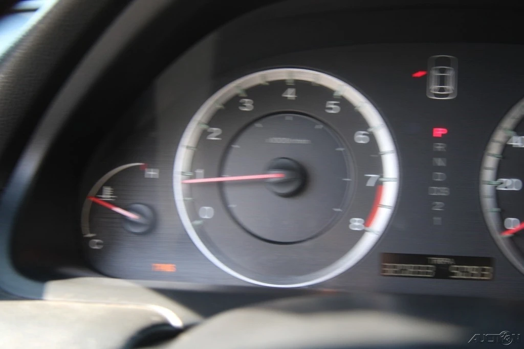 2009 Honda Accord 8th Gen - Image 17 of 21
