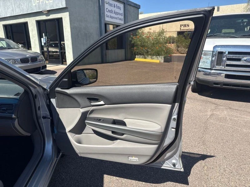2009 Honda Accord 8th Gen - Image 18 of 21