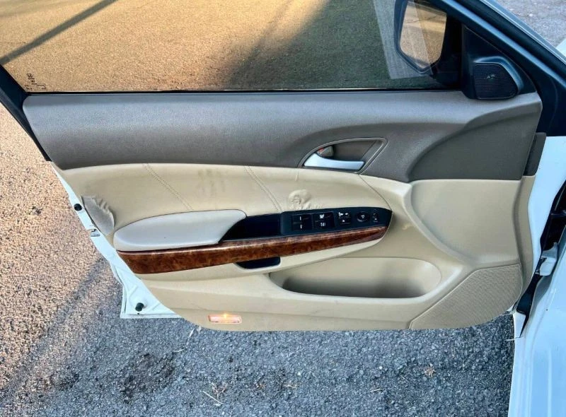 2009 Honda Accord 8th Gen - Image 3 of 12