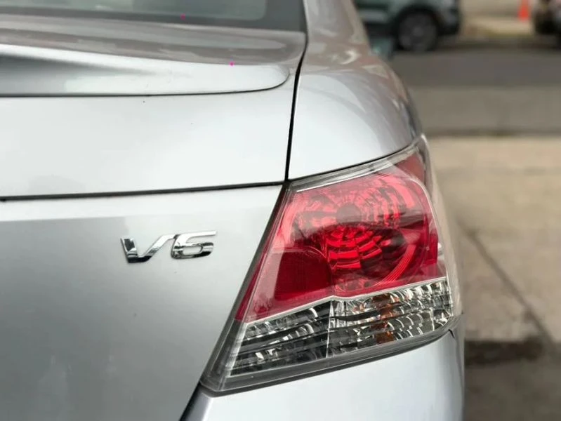 2009 Honda Accord 8th Gen - Image 8 of 12
