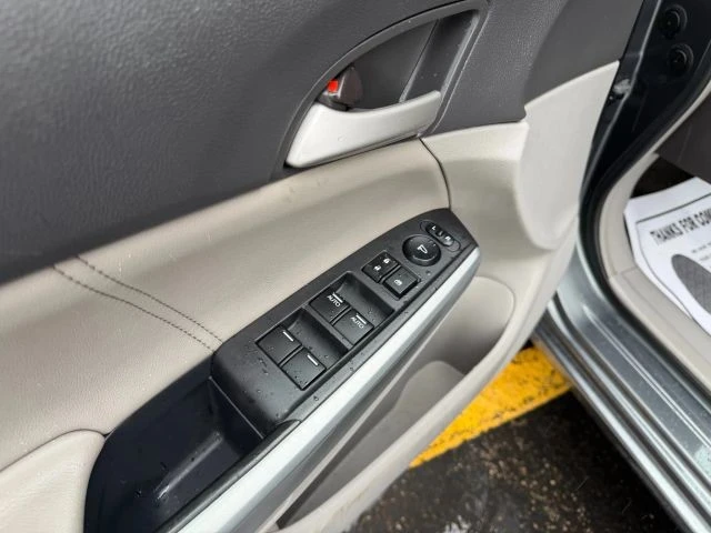 2009 Honda Accord 8th Gen - Image 13 of 21