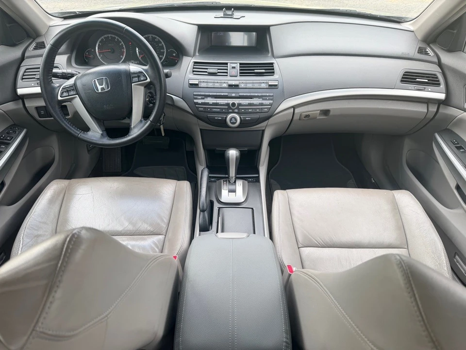 2009 Honda Accord 8th Gen - Image 13 of 17