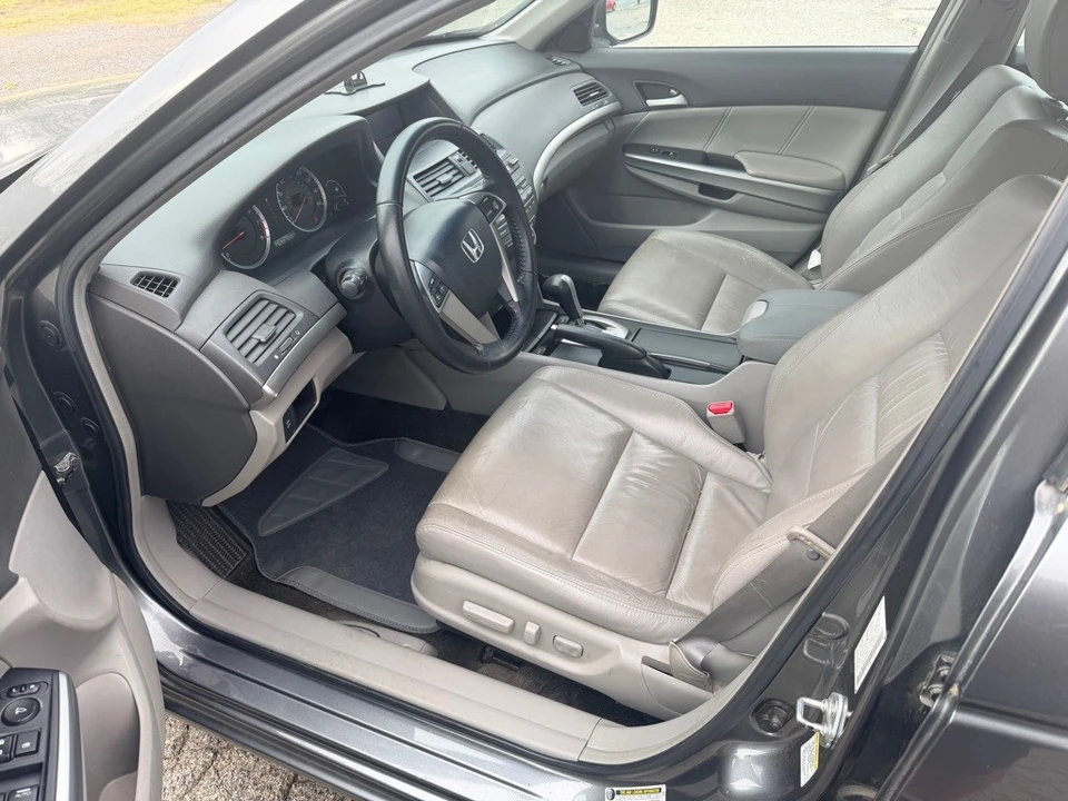2009 Honda Accord 8th Gen - Image 11 of 17