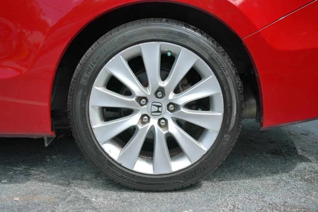 2009 Honda Accord 8th Gen - Image 8 of 12