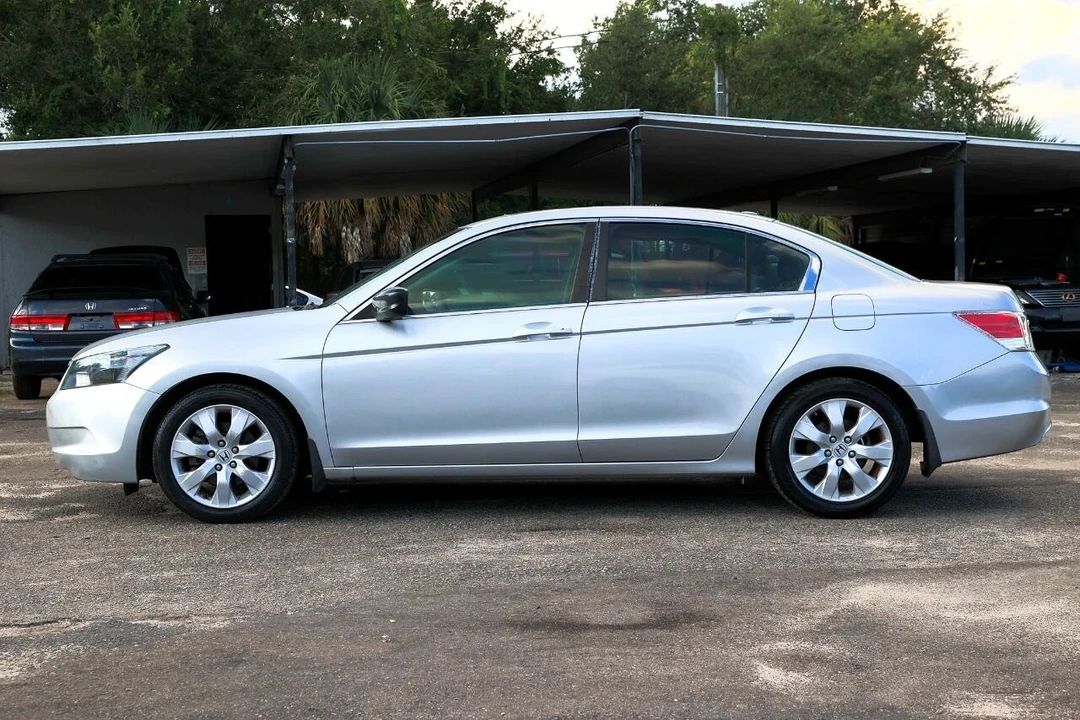 2009 Honda Accord 8th Gen - Image 3 of 12