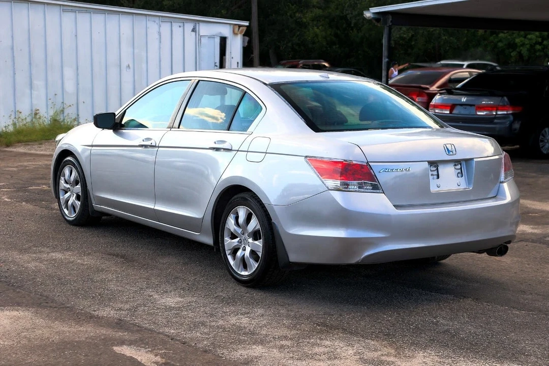 2009 Honda Accord 8th Gen - Image 5 of 12