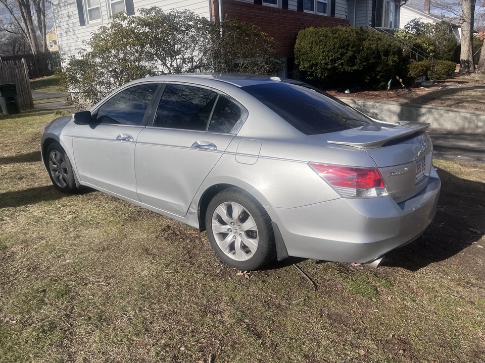2009 Honda Accord 8th Gen - Image 3 of 12