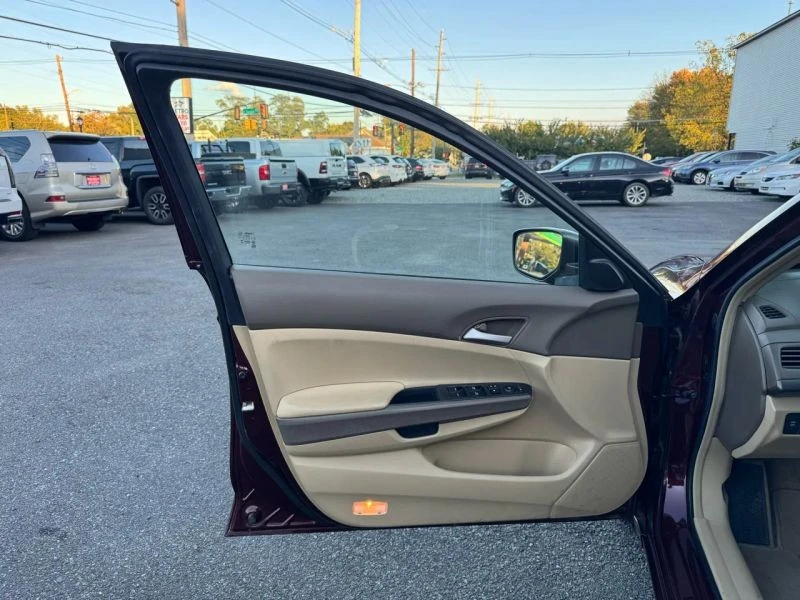 2009 Honda Accord 8th Gen - Image 9 of 12