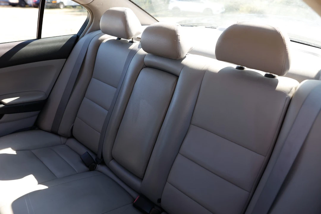 2009 Honda Accord 8th Gen - Image 8 of 12