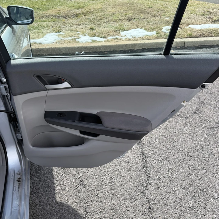 2009 Honda Accord 8th Gen - Image 18 of 21
