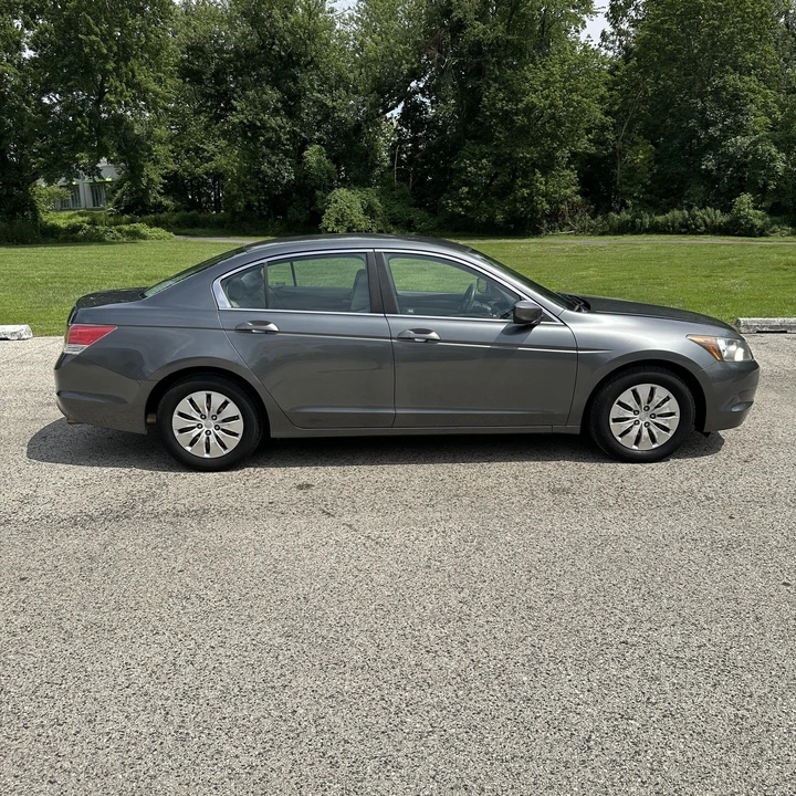 2009 Honda Accord 8th Gen - Image 2 of 12
