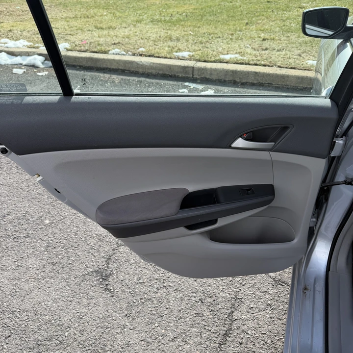 2009 Honda Accord 8th Gen - Image 17 of 31