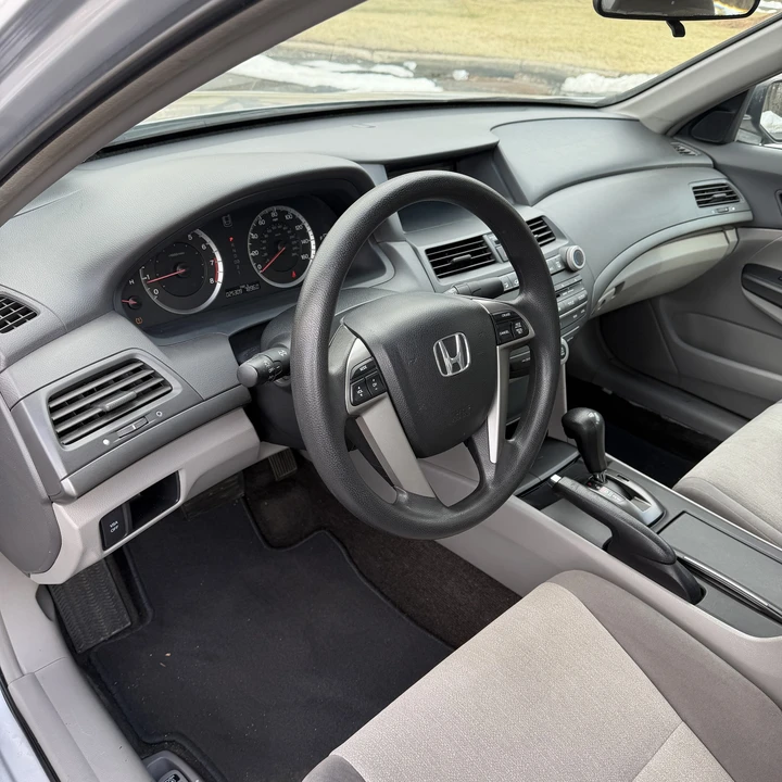 2009 Honda Accord 8th Gen - Image 25 of 31