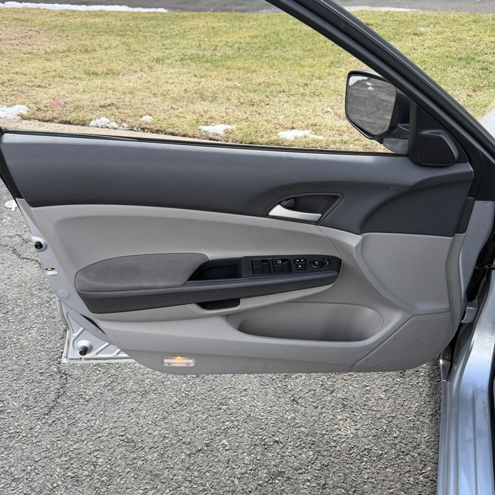 2009 Honda Accord 8th Gen - Image 14 of 31