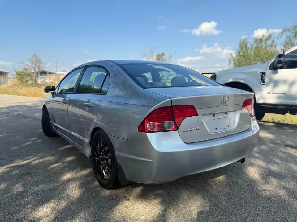 2009 Honda Civic 8th Gen - Image 4 of 8