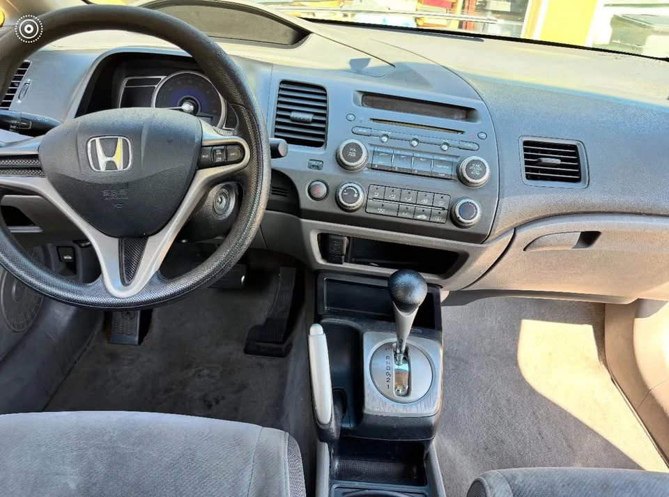2009 Honda Civic 8th Gen - Image 2 of 5