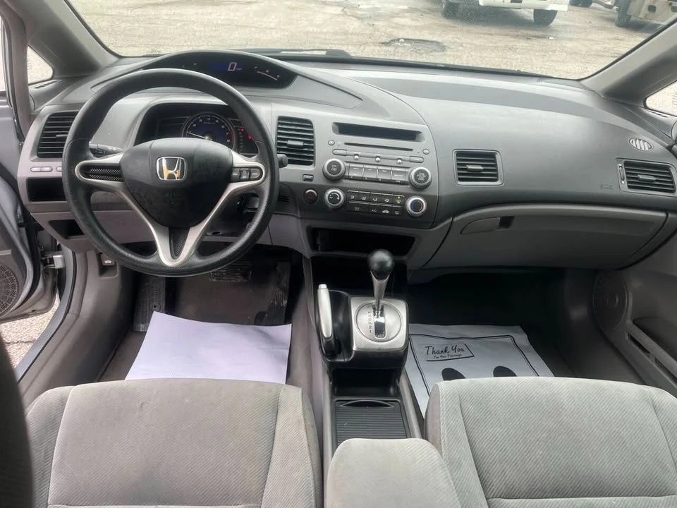 2009 Honda Civic 8th Gen - Image 8 of 9