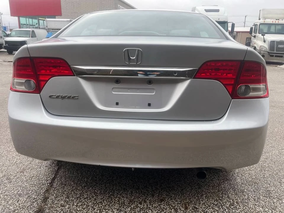 2009 Honda Civic 8th Gen - Image 2 of 9