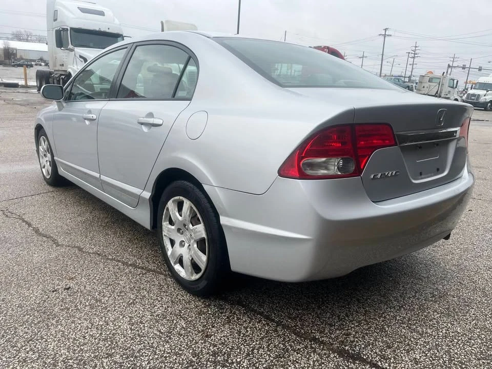 2009 Honda Civic 8th Gen - Image 5 of 9