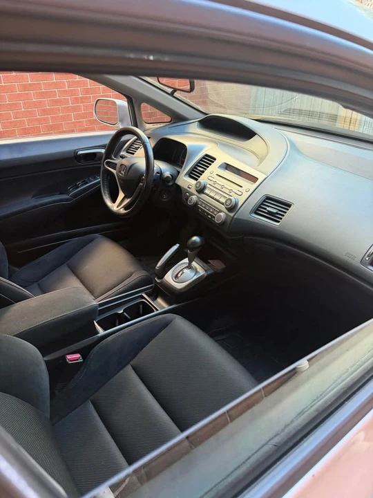 2009 Honda Civic 8th Gen - Image 4 of 16