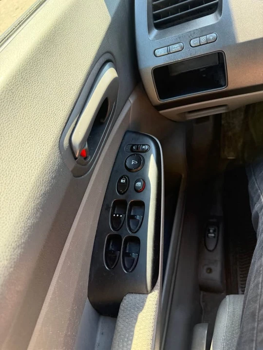 2009 Honda Civic 8th Gen - Image 17 of 18