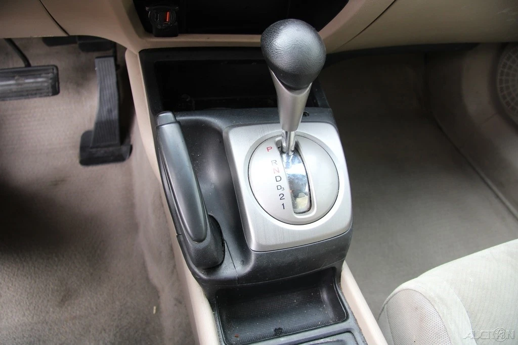 2009 Honda Civic 8th Gen - Image 16 of 21