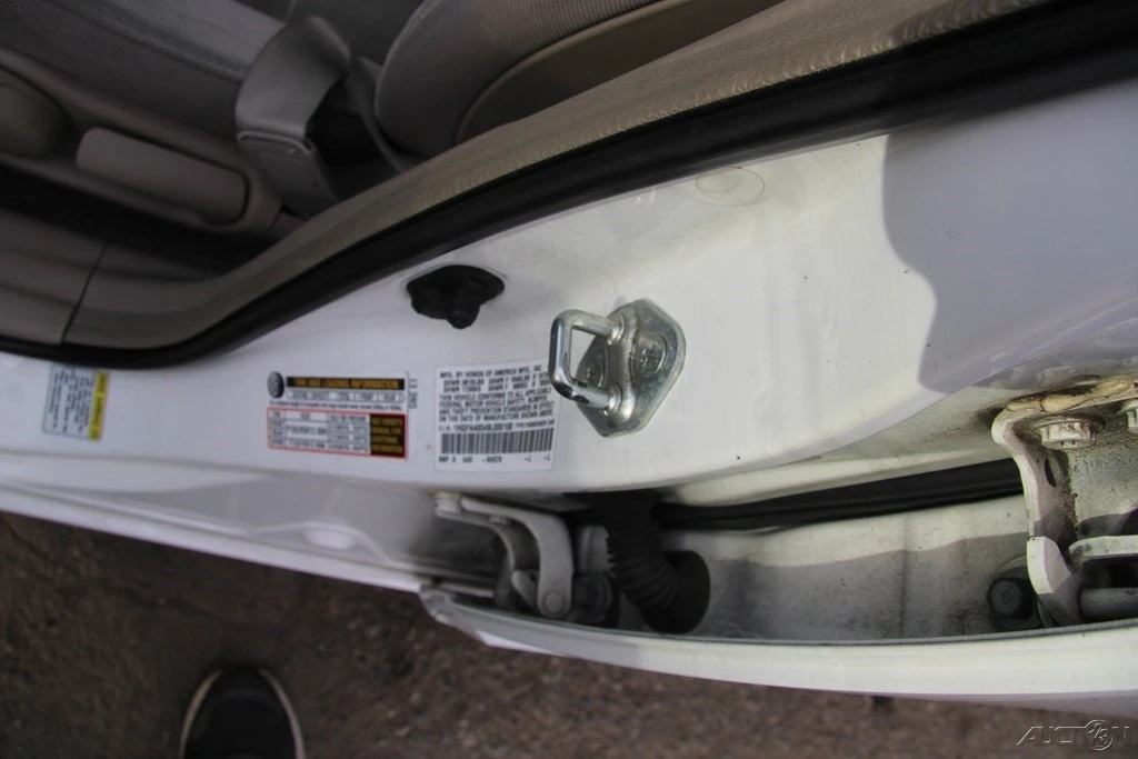 2009 Honda Civic 8th Gen - Image 10 of 21