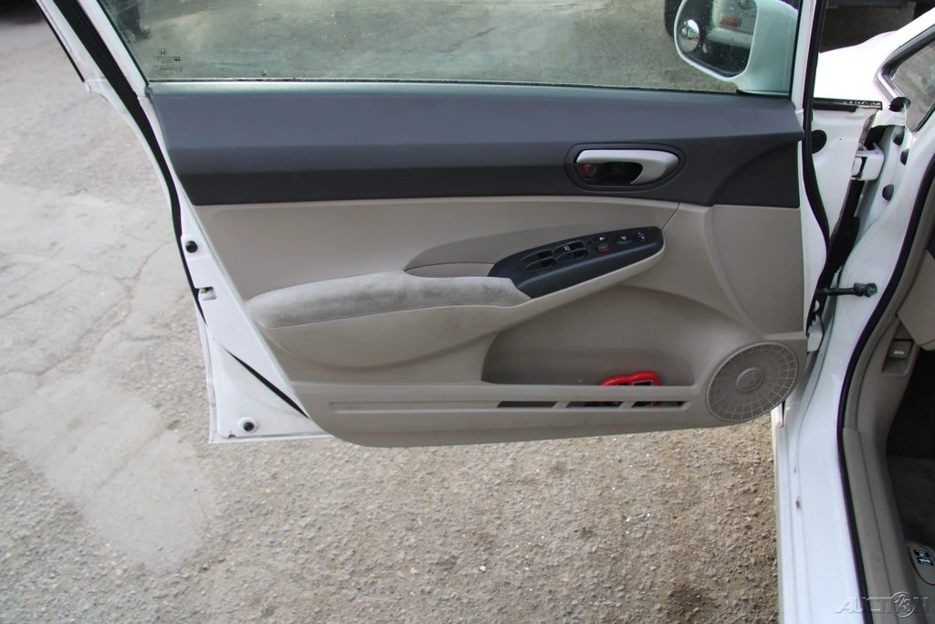 2009 Honda Civic 8th Gen - Image 11 of 21