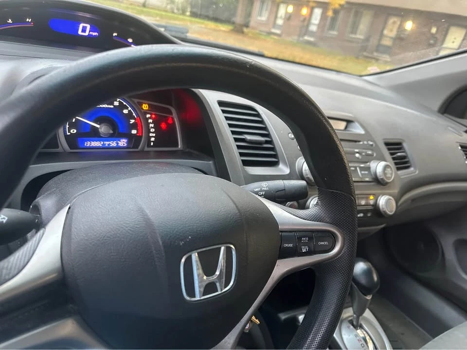 2009 Honda Civic 8th Gen - Image 9 of 10