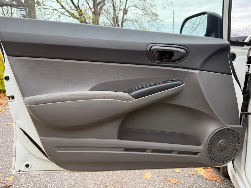2009 Honda Civic 8th Gen - Image 11 of 19