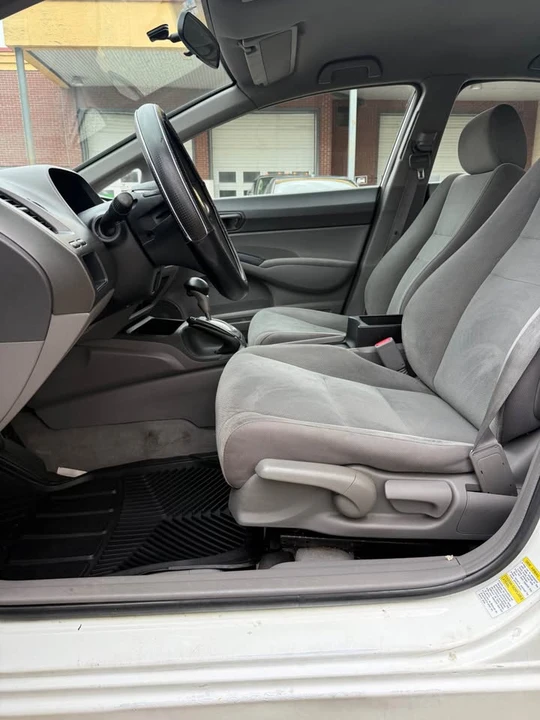 2009 Honda Civic 8th Gen - Image 12 of 19