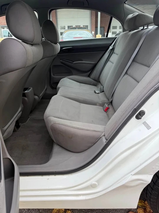 2009 Honda Civic 8th Gen - Image 9 of 19