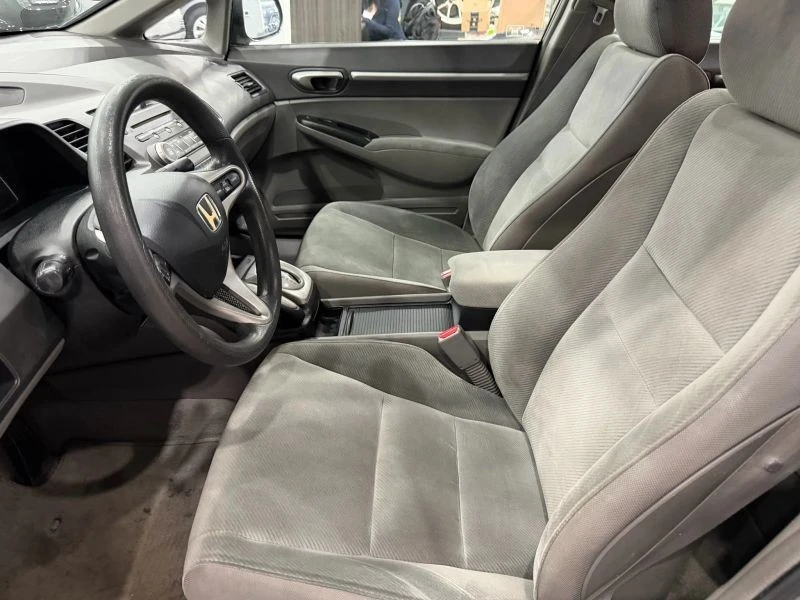 2009 Honda Civic 8th Gen - Image 9 of 12